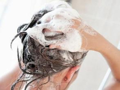 正確洗頭有助於護理白斑