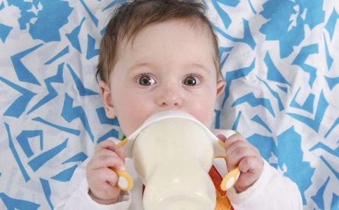 寶寶濕疹 寶寶濕疹怎麼辦 喝羊奶的好處 寶寶喝羊奶好不好
